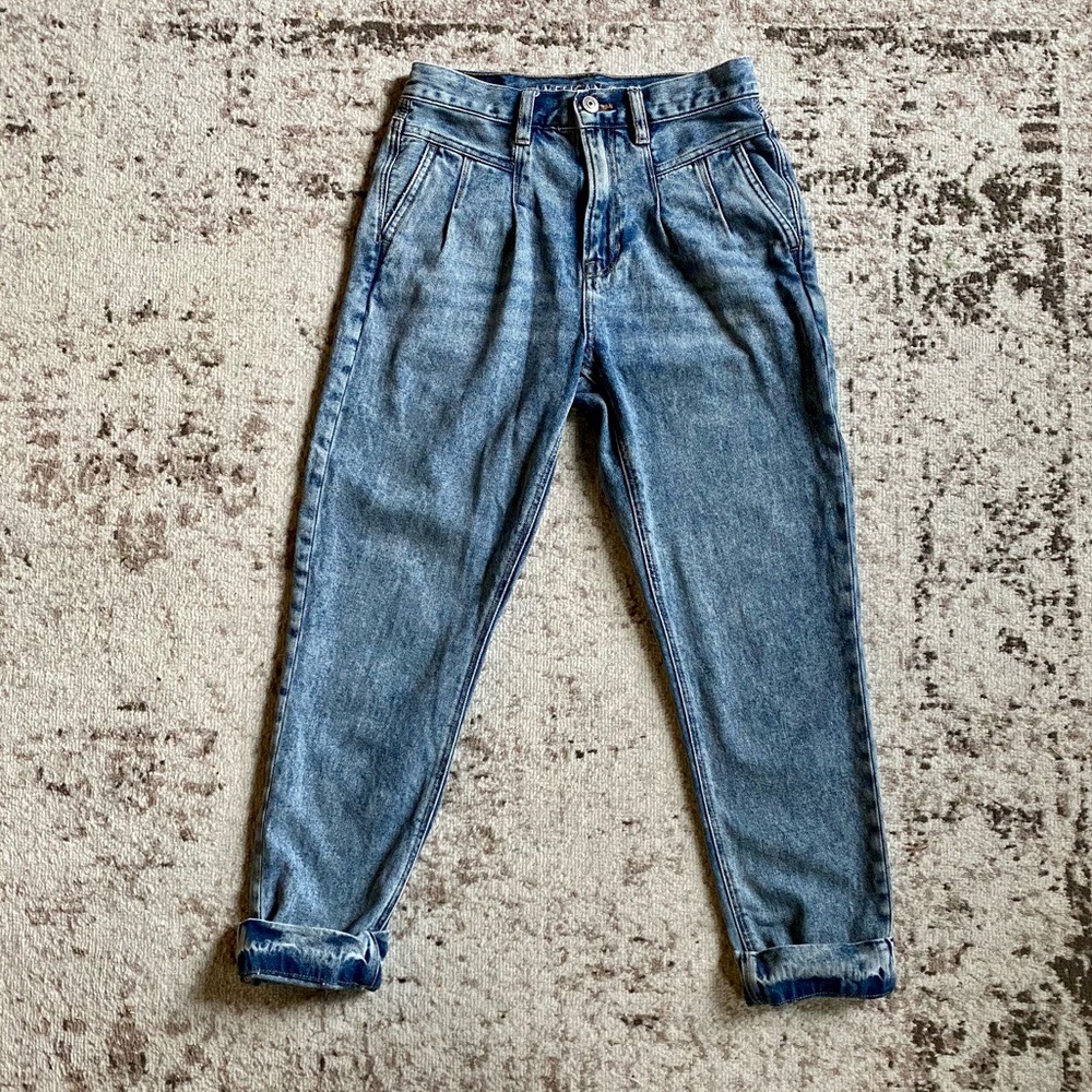 American Eagle Cuffed Mom Jeans